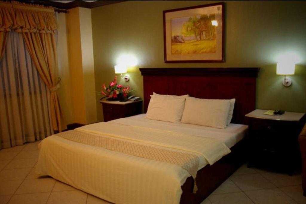 Cebu Business Hotel Exterior foto